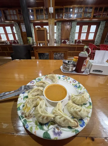 Momos